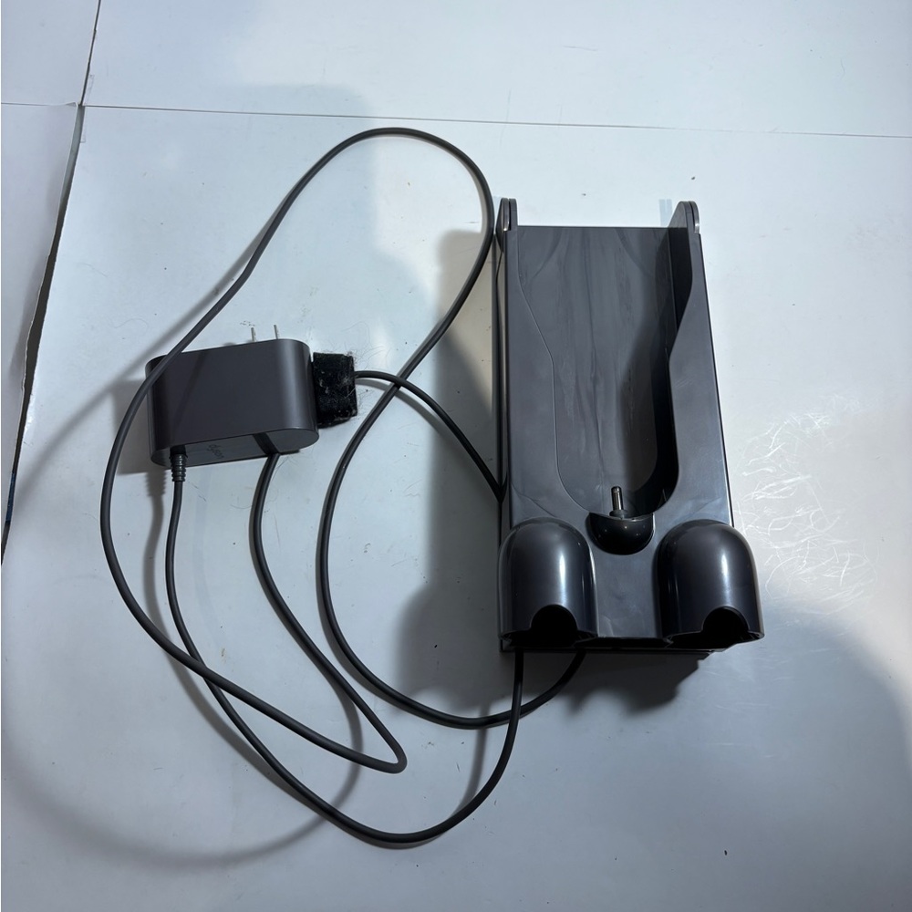 Dyson V Battery Charger + Wall Mount 217160-02 Tested